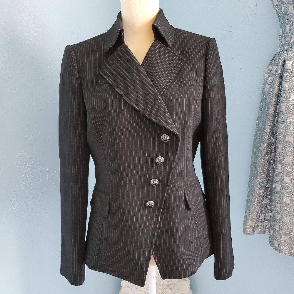 Tahari pinstripe button front blazer/jacket C26